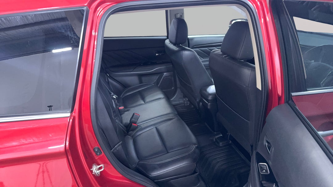 2017 Mitsubishi Outlander Exceed Phev, Automatic, 149436 km, Right Side Rear Door Cabin View
