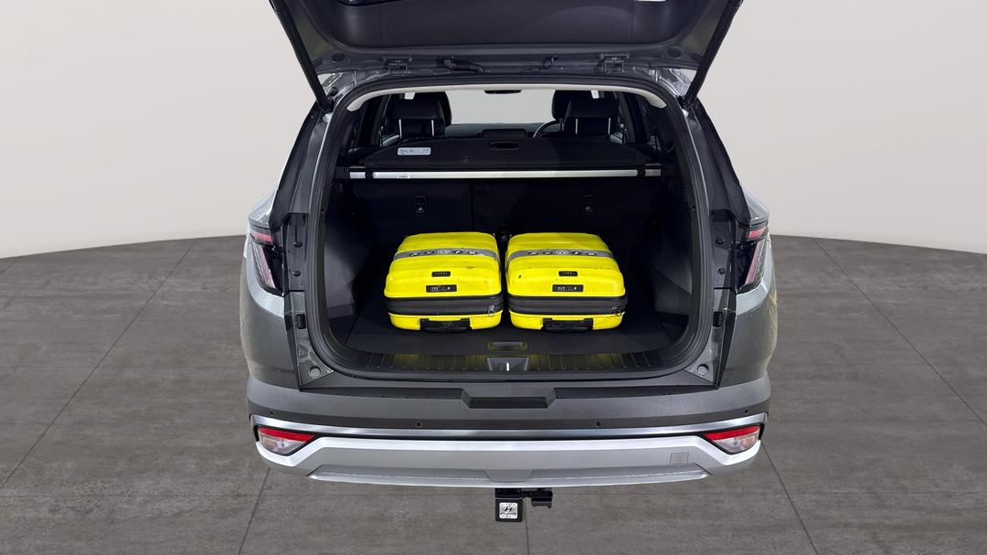 2025 Hyundai Tucson Premium Hybrid (AWD), Automatic, 2546 km, Boot Inside View with Luggage