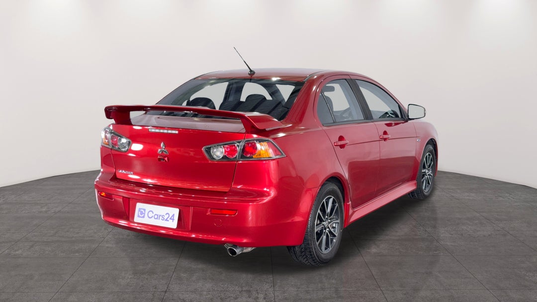 Right Back Diagonal (45- Degree) View