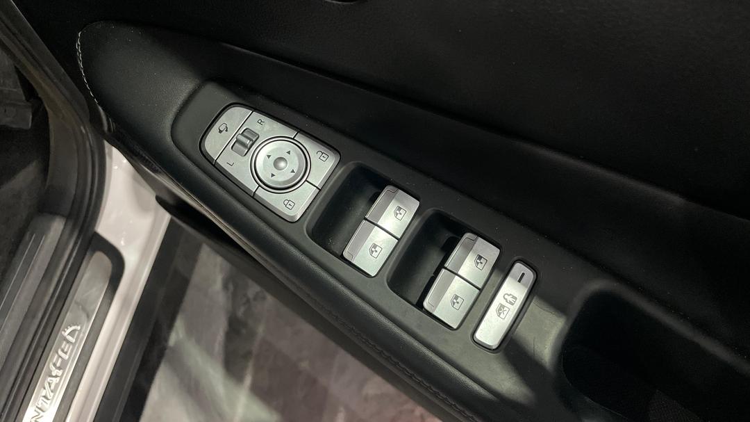2023 Hyundai Santa Fe Highlander Hev (7 Seat), Automatic, 47371 km, Drivers Side Door Panel Controls