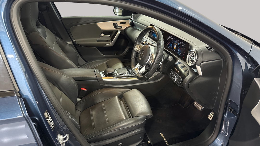 2019 Mercedes-amg A35 4matic, Automatic, 40191 km, Right Side Front Door Cabin View