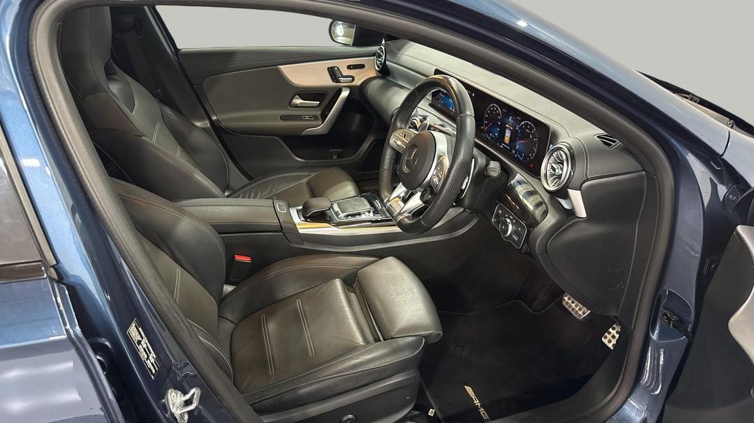 2019 Mercedes-amg A35 4matic, Automatic, 40191 km, Right Side Front Door Cabin View