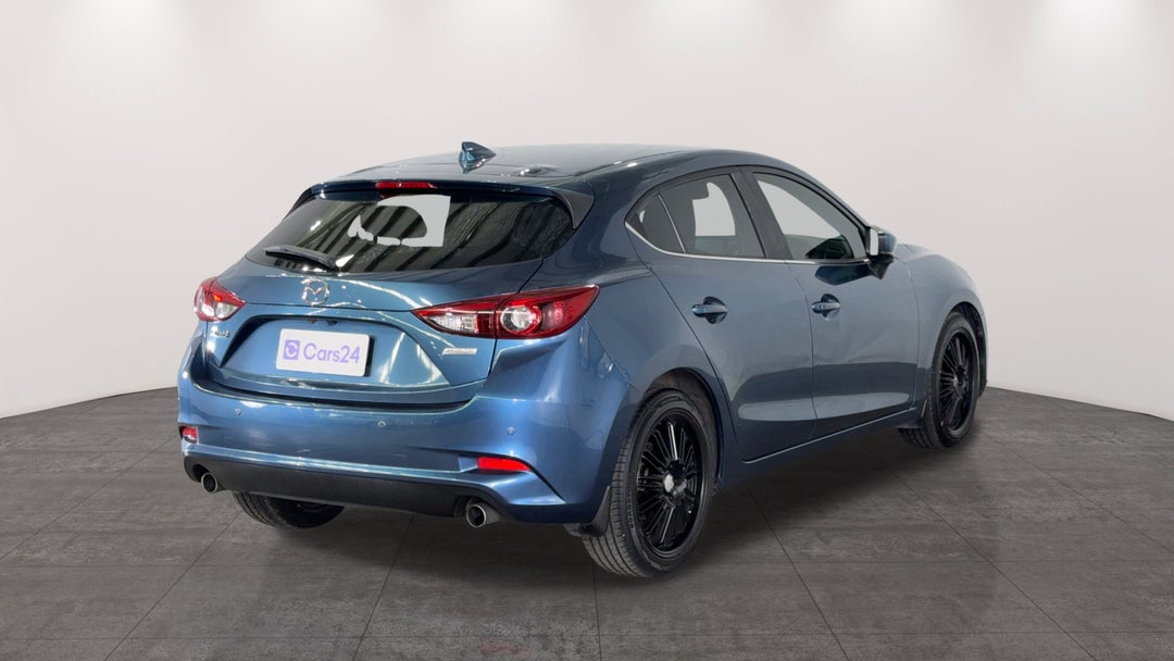 Right Back Diagonal (45- Degree) View