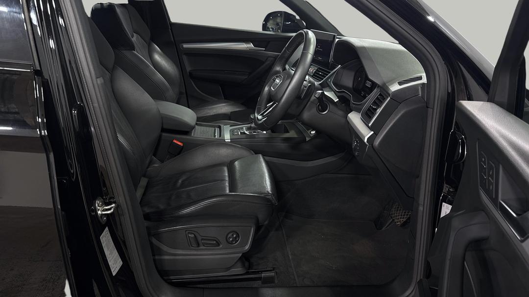 2021 Audi Q5 45 Tfsi Quattro Sport Mhev, Automatic, 71642 km, Right Side Front Door Cabin View