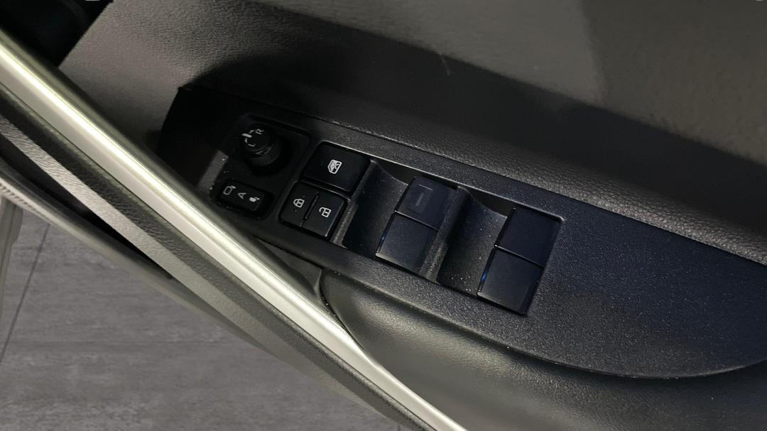 2024 Toyota Corolla Cross Atmos 2WD Hybrid, Automatic, 16977 km, Drivers Side Door Panel Controls