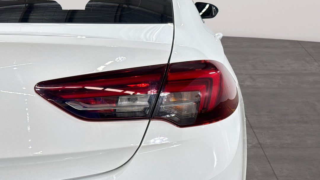 2017 Holden Commodore Lt, Automatic, 106446 km, Badge (Boot Right Side)