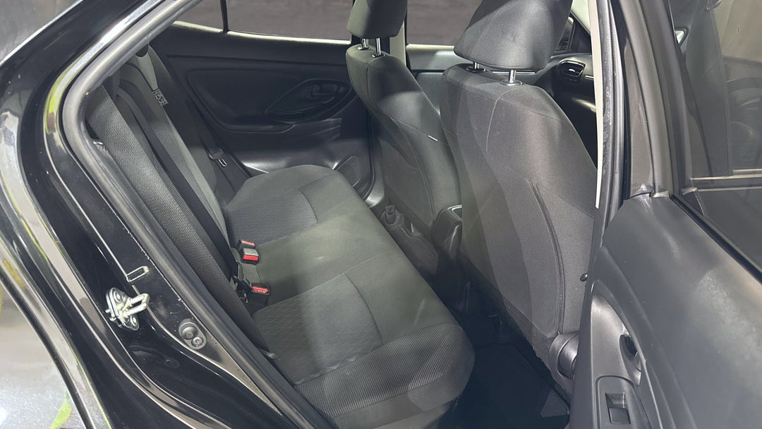 2021 Toyota Yaris Cross Gx Hybrid (AWD), Automatic, 63594 km, Right Side Rear Door Cabin View