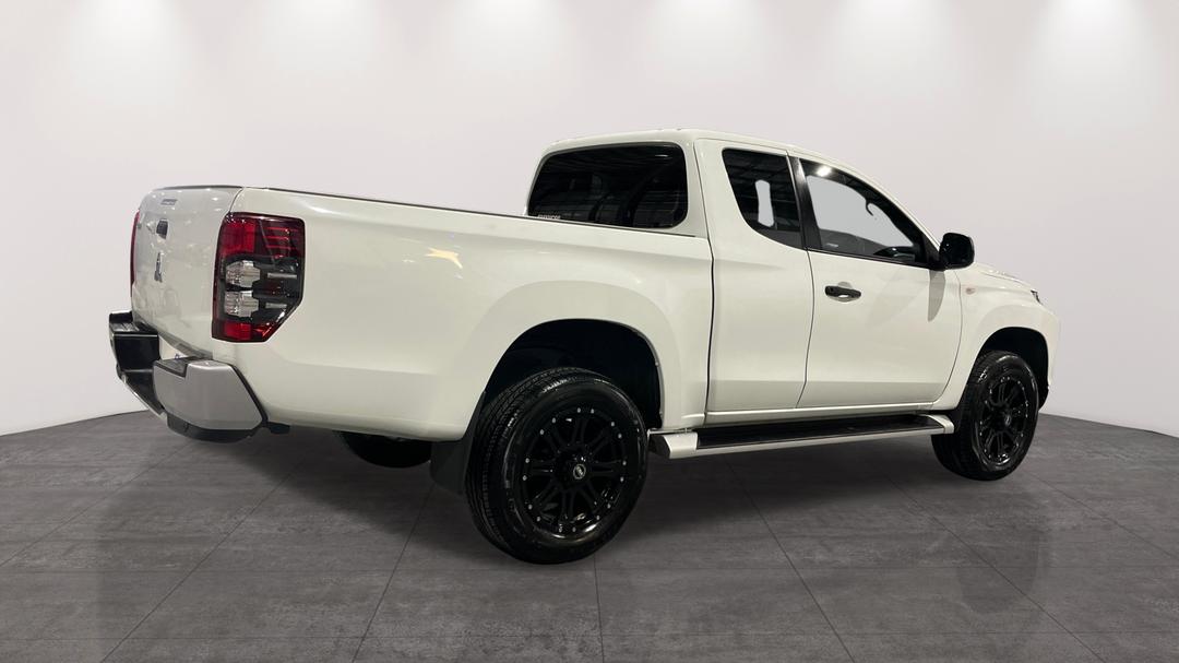2021 Mitsubishi Triton Glx+ (4x4), Automatic, 65481 km, Right Back Diagonal (45- Degree) View