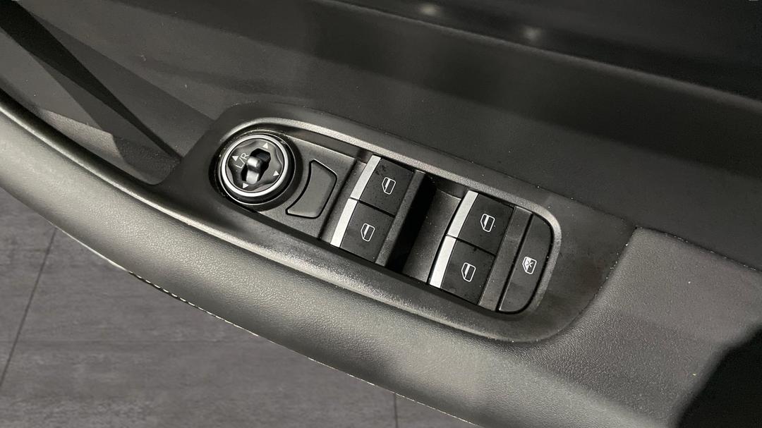 2025 Chery Tiggo 4 Pro Urban, Automatic, 4565 km, Drivers Side Door Panel Controls