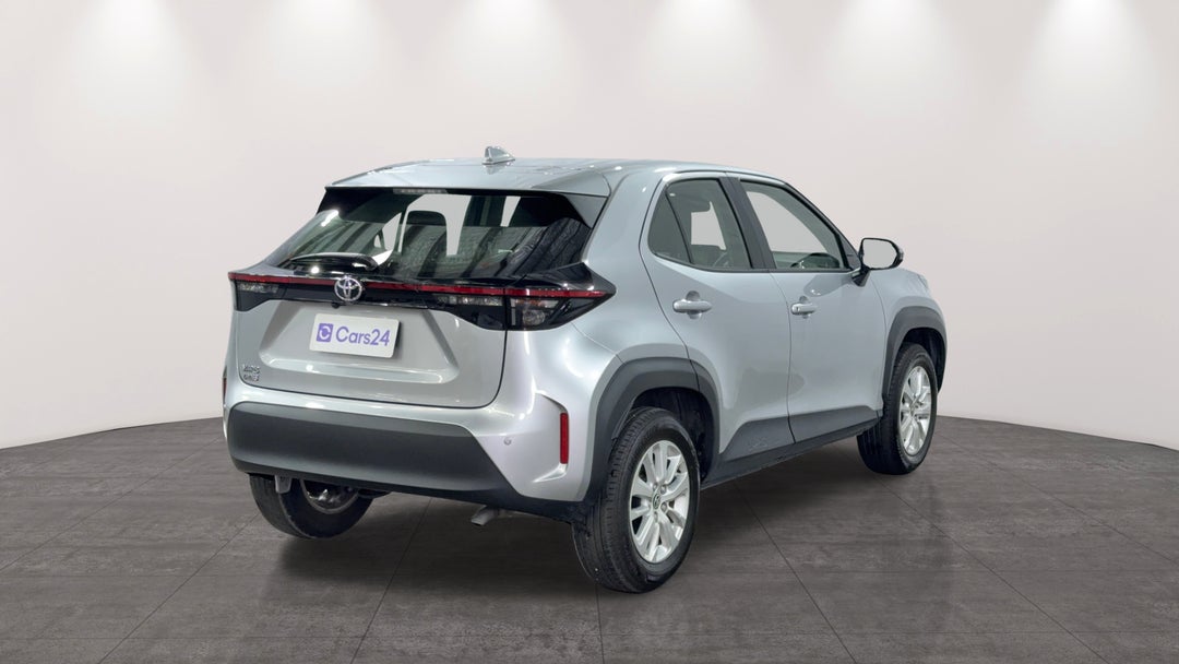 Right Back Diagonal (45- Degree) View