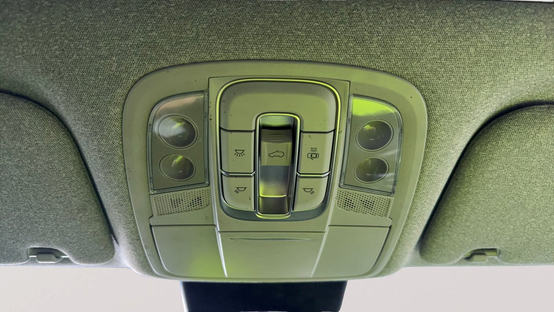 On-Roof Controls/Sunglass holder