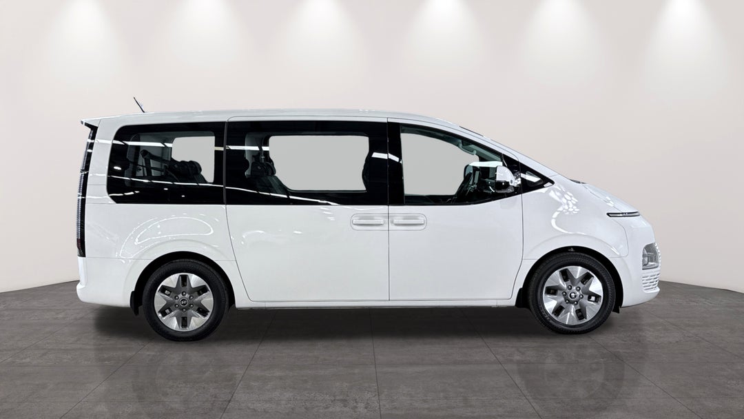 2024 Hyundai Staria ., Automatic, 48958 km, Right Side View