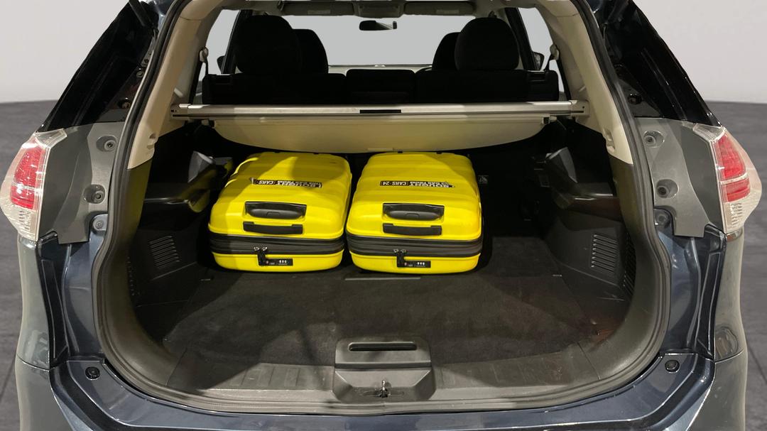 2016 Nissan X-trail St (4x4), Automatic, 111645 km, Boot Inside View with Luggage