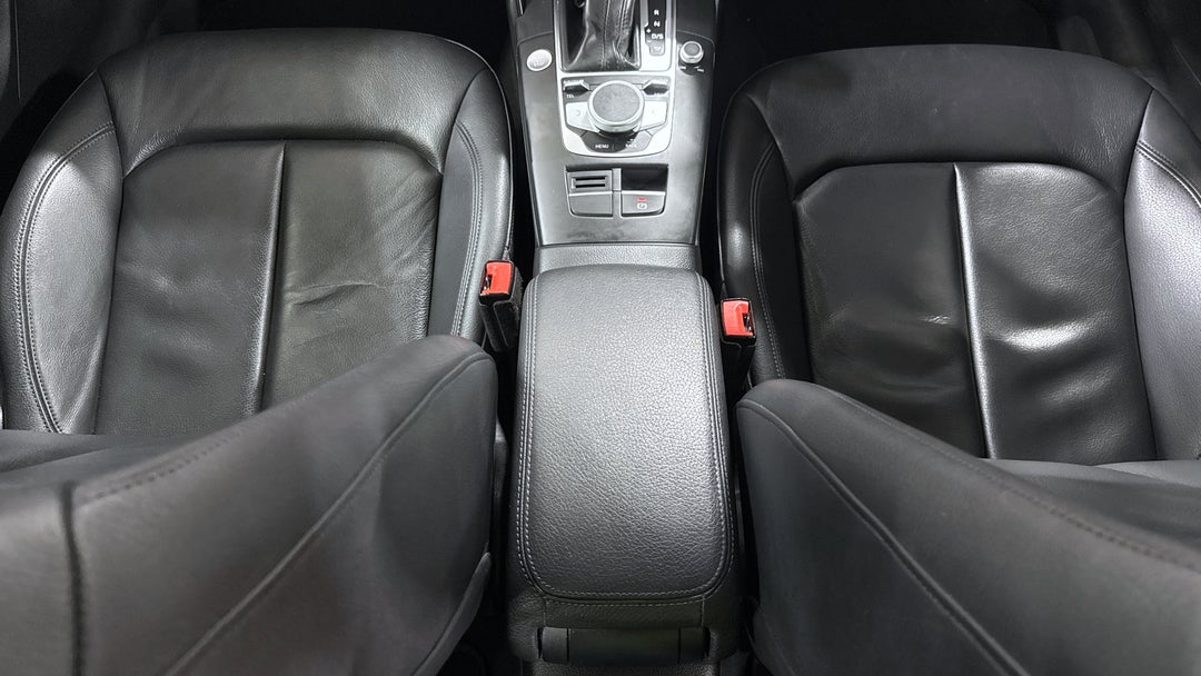 2019 Audi A3 35 Tfsi  (1.4 Tfsi Cod), Automatic, 55963 km, Center Console