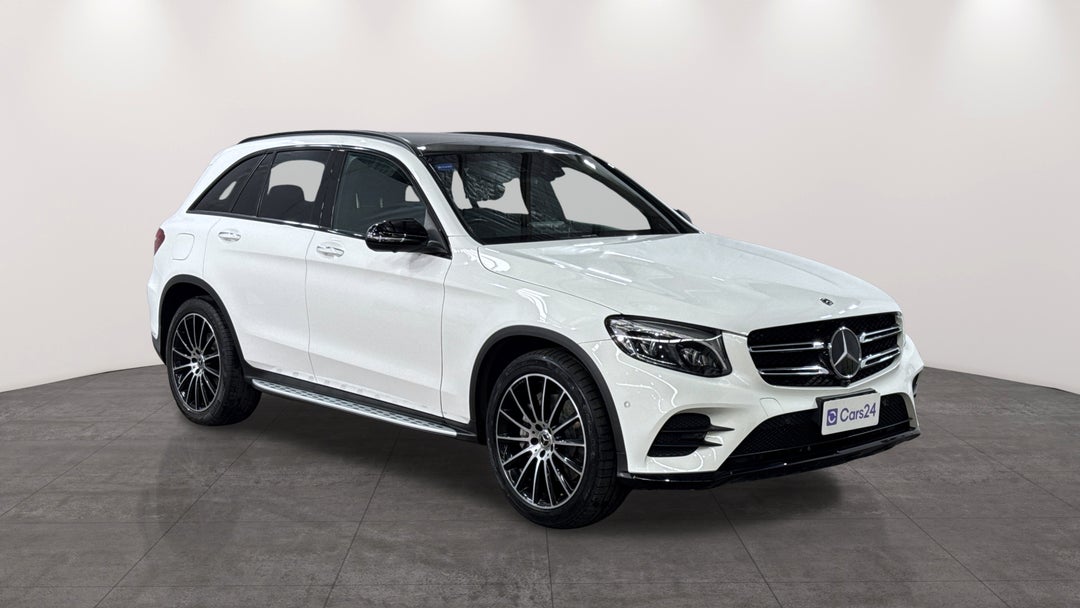 2019 Mercedes-benz GLC 250, Automatic, 66864 km, Right Front Diagonal (45- Degree) View