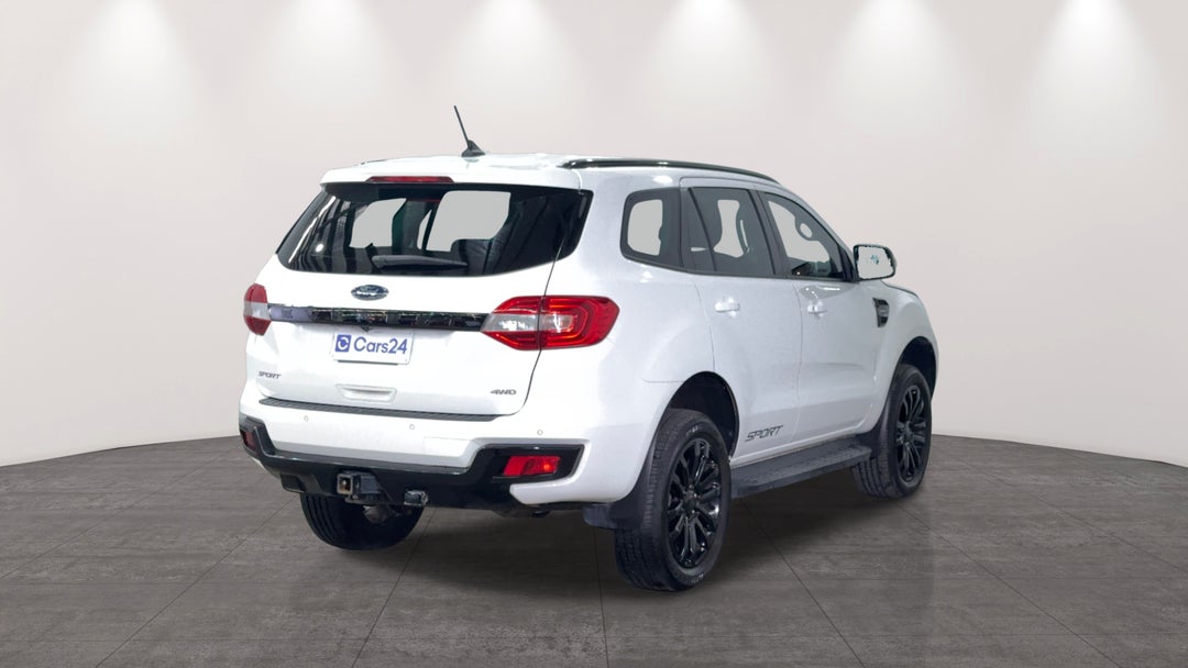 Right Back Diagonal (45- Degree) View