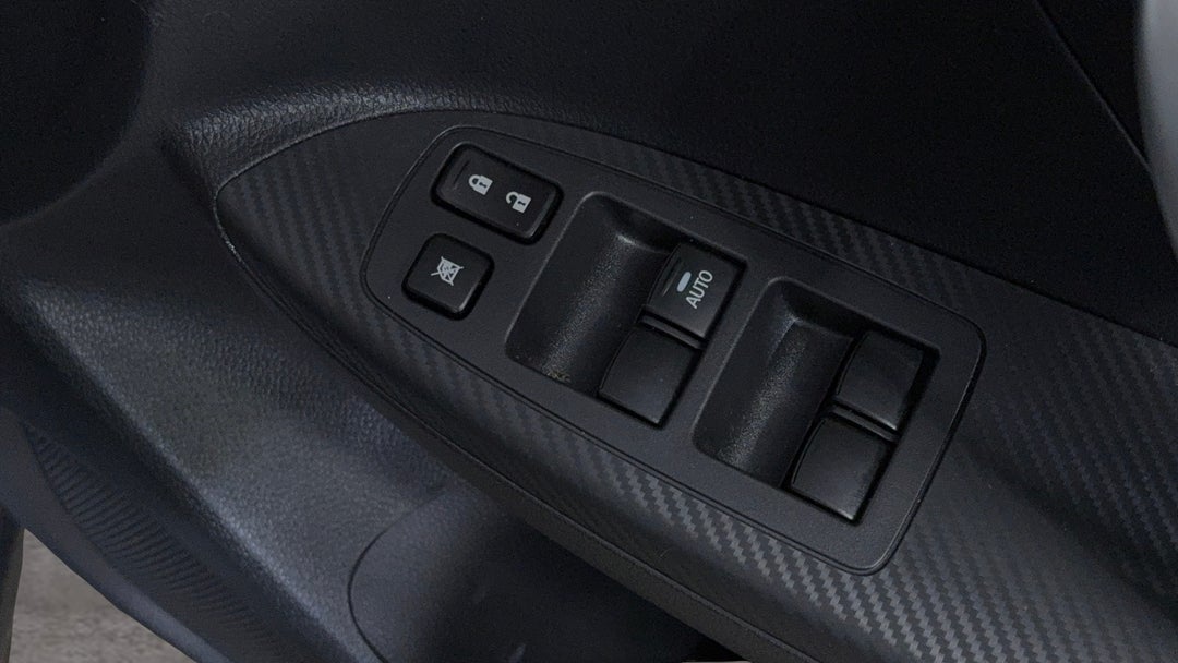 2018 Mitsubishi Eclipse Cross Exceed (2WD), Automatic, 60701 km, Drivers Side Door Panel Controls