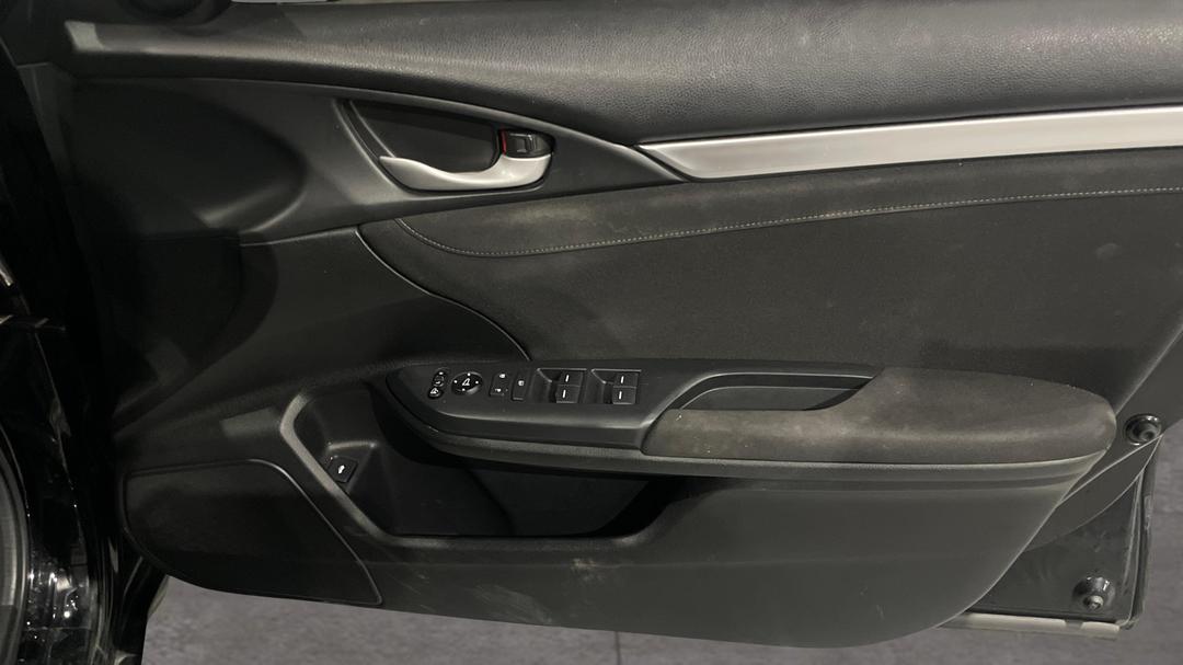 2017 Honda Civic Vti-l, Automatic, 87251 km, Speaker View