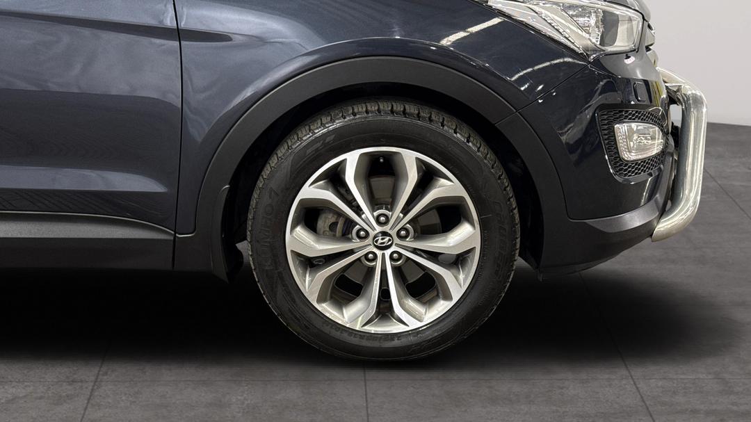 2013 Hyundai Santa Fe Highlander Crdi (4x4), Automatic, 125474 km, Right Front Wheel