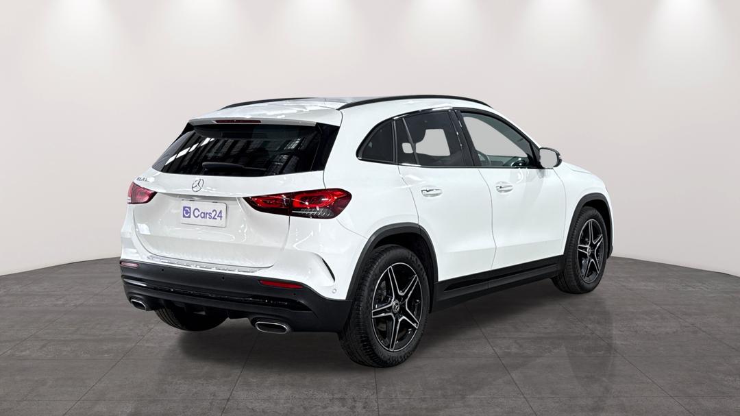 2020 Mercedes-benz GLA 200, Automatic, 72379 km, Right Back Diagonal (45- Degree) View