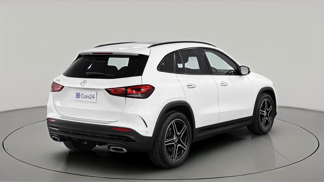 2020 Mercedes-benz GLA 200, Automatic, 72379 km, Right Back Diagonal (45- Degree) View