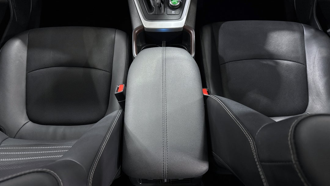 2022 Toyota RAV4 Cruiser (AWD) Hybrid, Automatic, 34669 km, Center Console