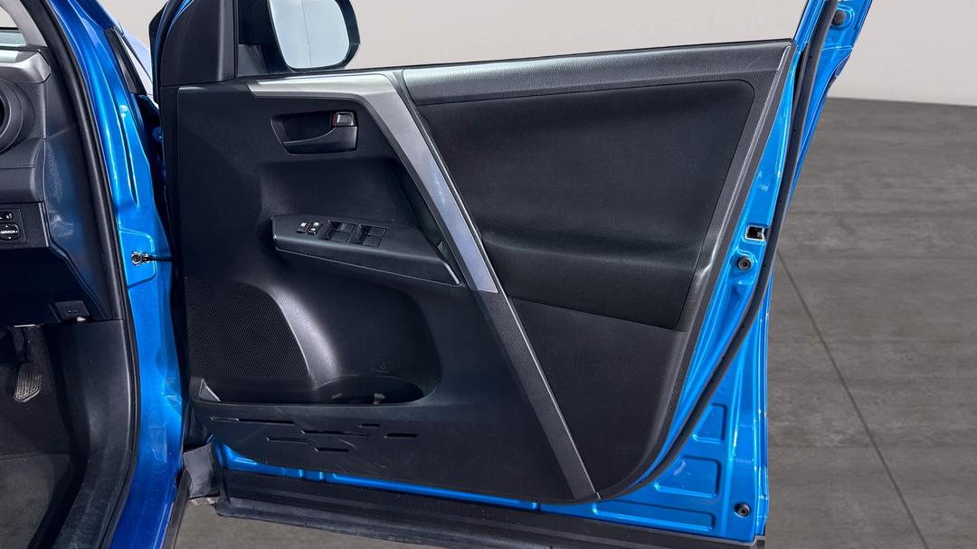 2017 Toyota RAV4 Gx (4x4), Automatic, 81238 km, Speaker View