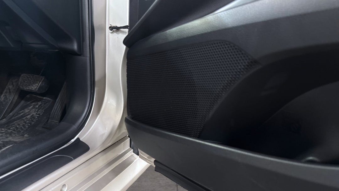 2019 Toyota Camry Ascent, Automatic, 85415 km, Speaker View