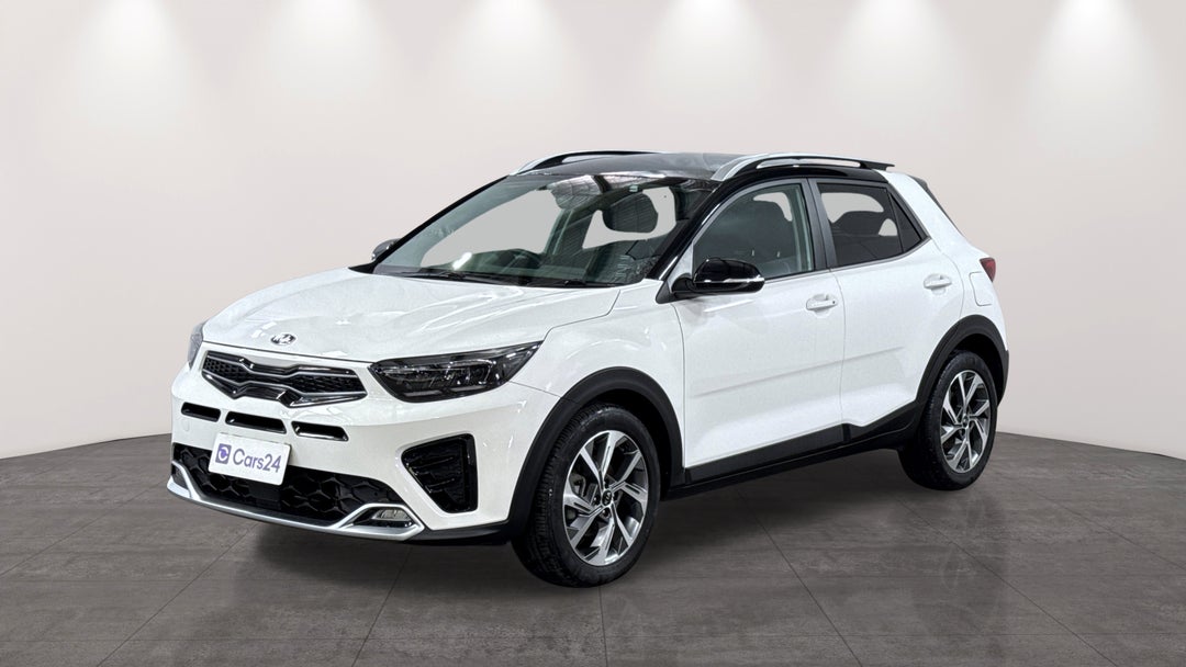 2020 Kia Stonic Gt-line, Automatic, 19887 km, Left Front Diagonal (45- Degree) View