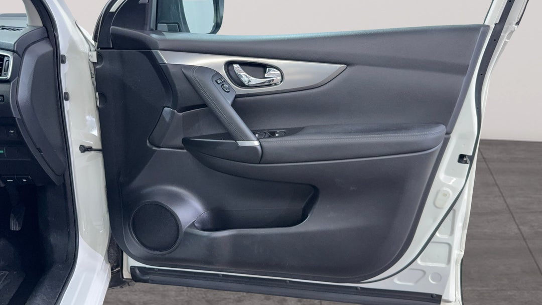 2018 Nissan Qashqai N-tec, Automatic, 109598 km, Speaker View