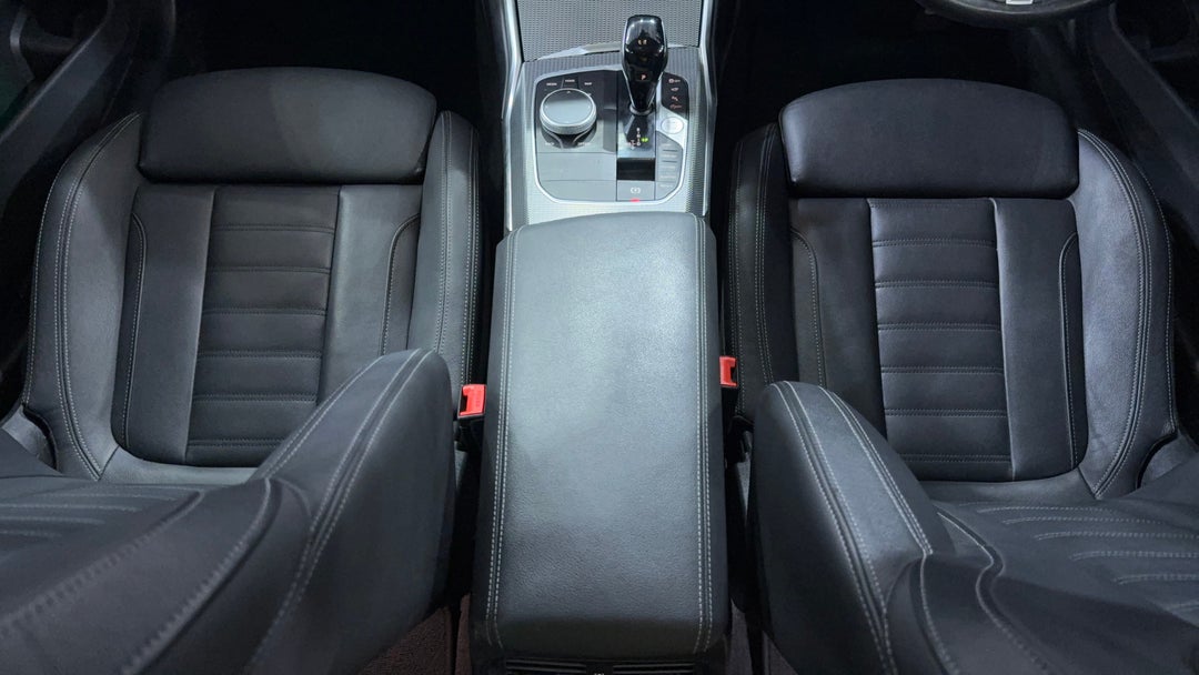 2022 BMW 3 30i M Sport, Automatic, 71167 km, Center Console