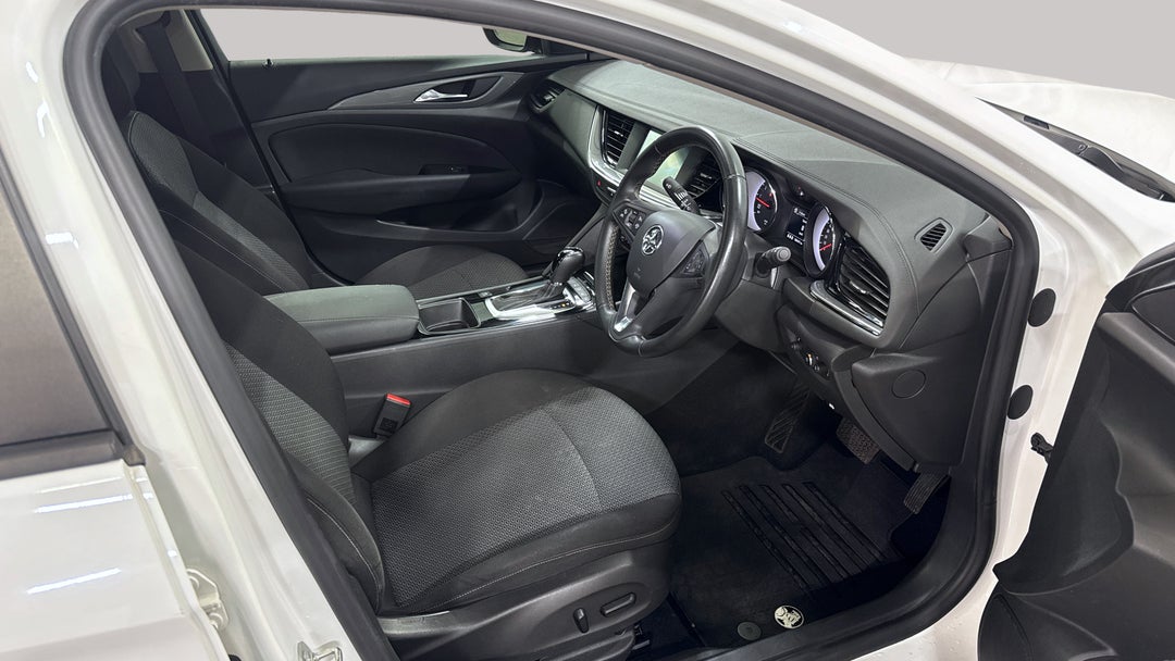 2017 Holden Commodore Lt, Automatic, 106446 km, Right Side Front Door Cabin View