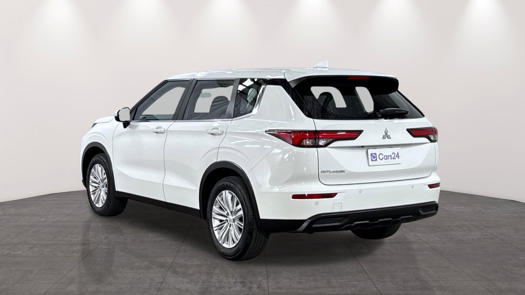 2023 Mitsubishi Outlander Es 7 Seat (2WD), Automatic, 51642 km, Left Back Diagonal (45- Degree) View