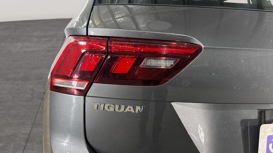 2019 Volkswagen Tiguan 132 Tsi R-line Edition, Automatic, 73872 km, Badge (Boot Left Side)