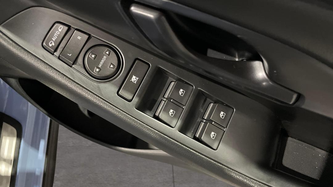 2021 Hyundai i30 N Line Premium, Manual, 31497 km, Drivers Side Door Panel Controls