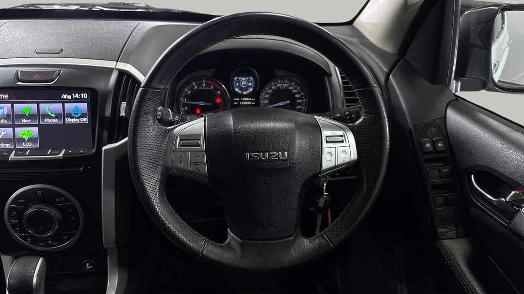 2017 Isuzu MU-X Ls-u (4x4), Automatic, 122650 km, Steering Wheel Close-up