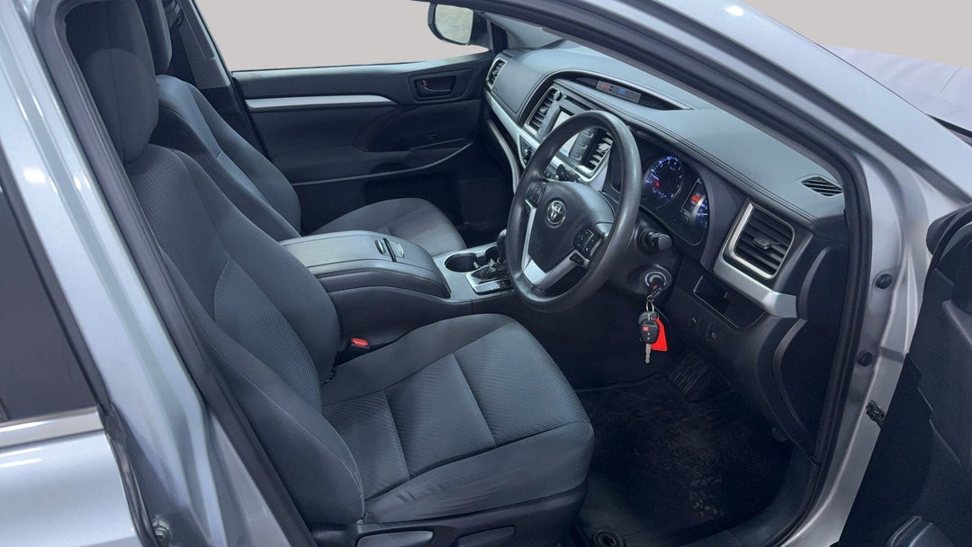 2019 Toyota Kluger Gx (4x2), Automatic, 107402 km, Right Side Front Door Cabin View