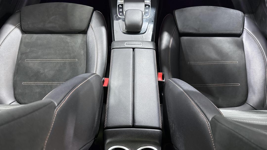 2019 Mercedes-benz A200 A200, Automatic, 43519 km, Center Console