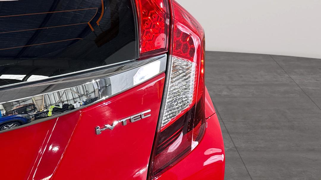 2015 Honda Jazz Vti-l, Automatic, 81613 km, Badge (Boot Right Side)
