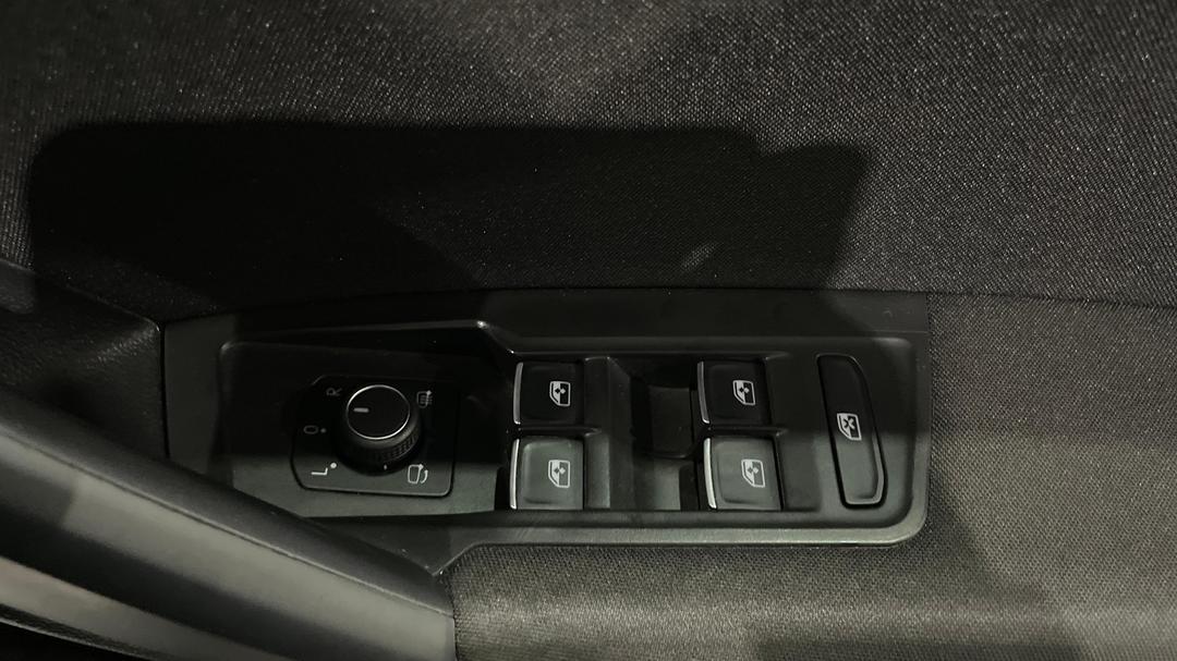 2019 Volkswagen Tiguan Allspace 110 Tsi Comfortline, Automatic, 83390 km, Drivers Side Door Panel Controls