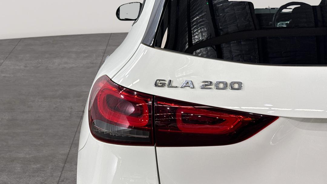 2020 Mercedes-benz GLA 200, Automatic, 72379 km, Badge (Boot Left Side)