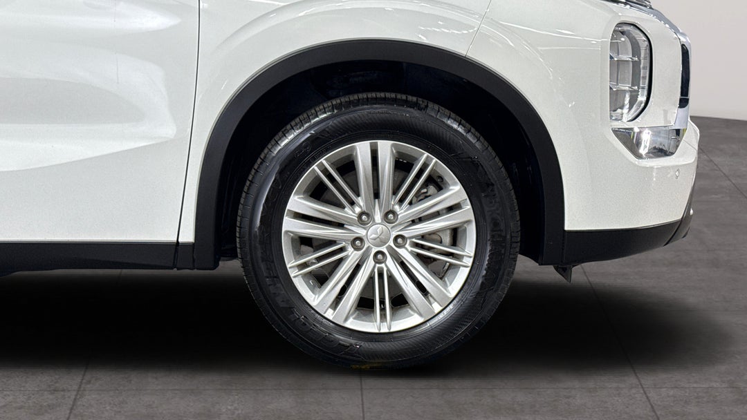 2023 Mitsubishi Outlander Es 7 Seat (2WD), Automatic, 52062 km, Right Front Wheel