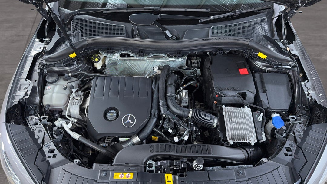 2024 Mercedes-benz GLA 200, Automatic, 14163 km, Open Bonnet (Engine)