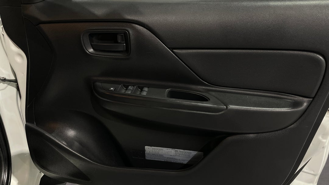 2018 Mitsubishi Triton Glx (4x4), Automatic, 78237 km, Speaker View