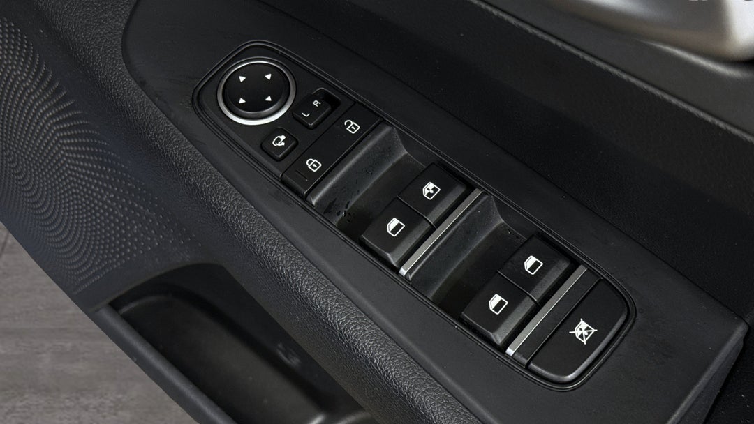 2019 Kia Cerato S, Automatic, 30500 km, Drivers Side Door Panel Controls
