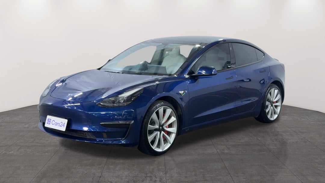 2021 Tesla Model 3 Standard Range Plus RWD, Automatic, 52580 km, Left Front Diagonal (45- Degree) View