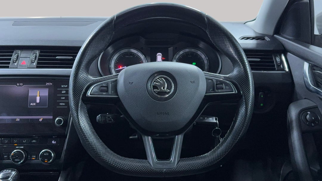 2017 SKODA Octavia 110 Tsi, Automatic, 146749 km, Steering Wheel Close-up