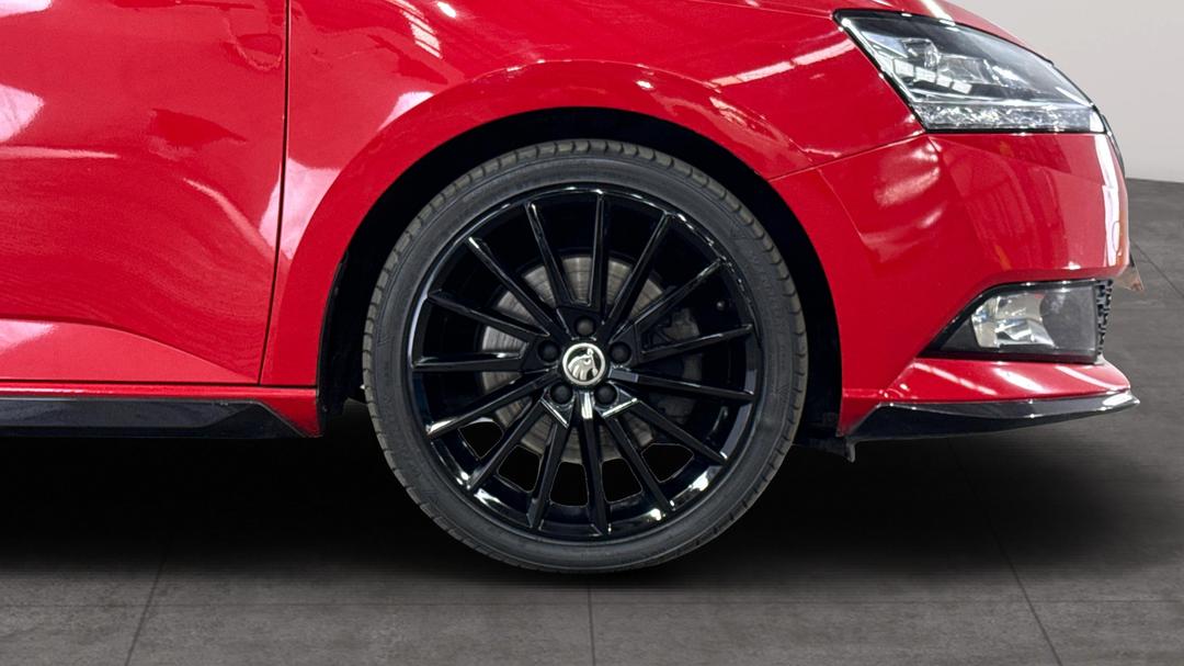 2018 SKODA Fabia 81 Tsi Monte Carlo, Automatic, 158906 km, Right Front Wheel