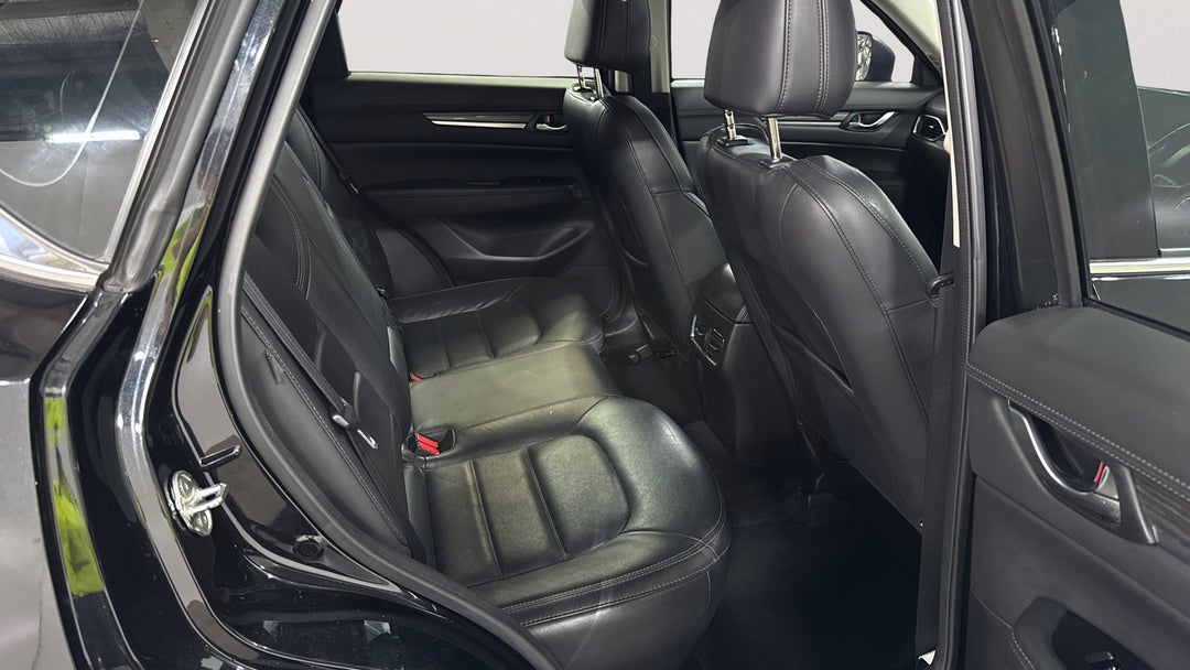 2017 Mazda CX-5 Gt (4x4), Automatic, 104839 km, Right Side Rear Door Cabin View