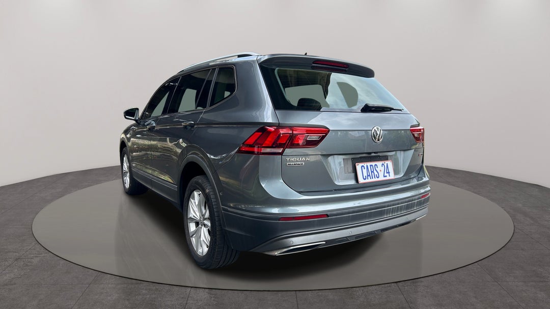 Left Back Diagonal (45- Degree) View